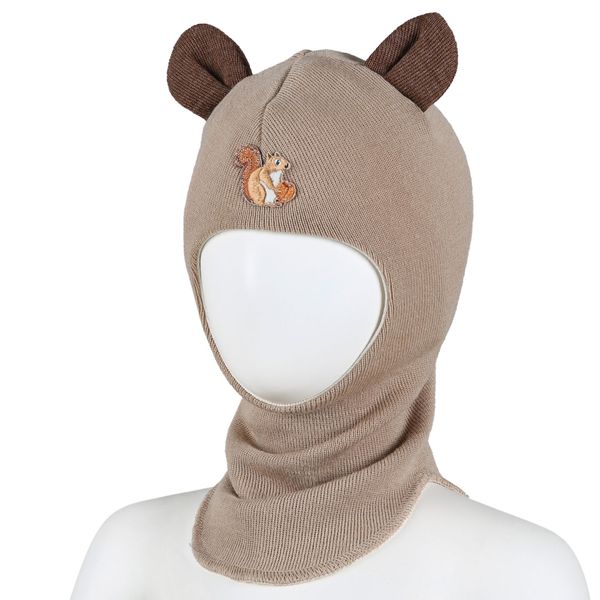 Kivat, lys beige hettelue i ull med ekorn